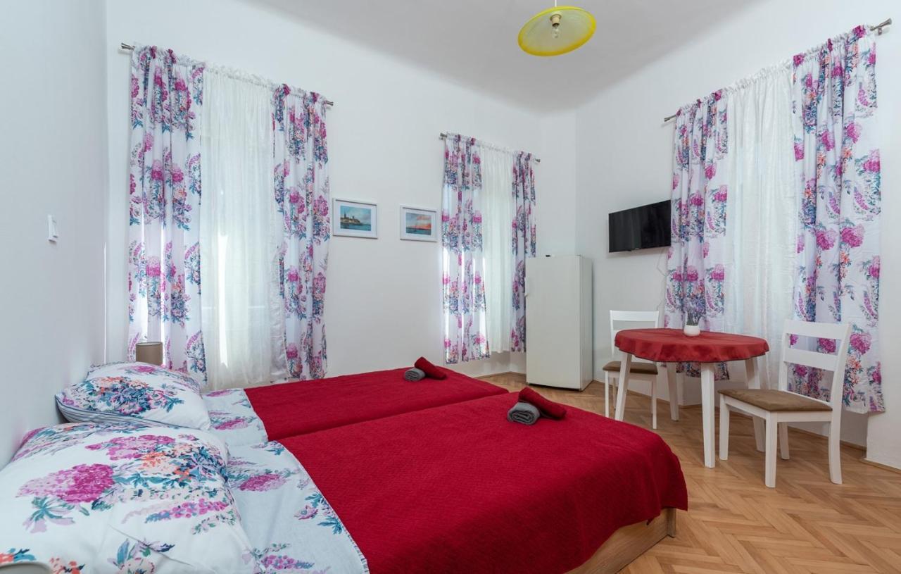 Fatoric Rooms Poreč Exterior foto